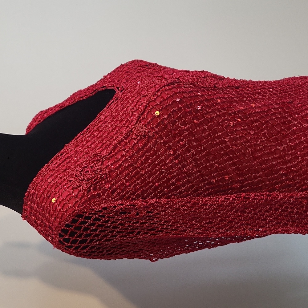 TEMPTATION | ruby red crochet top - Picture 9 of 12